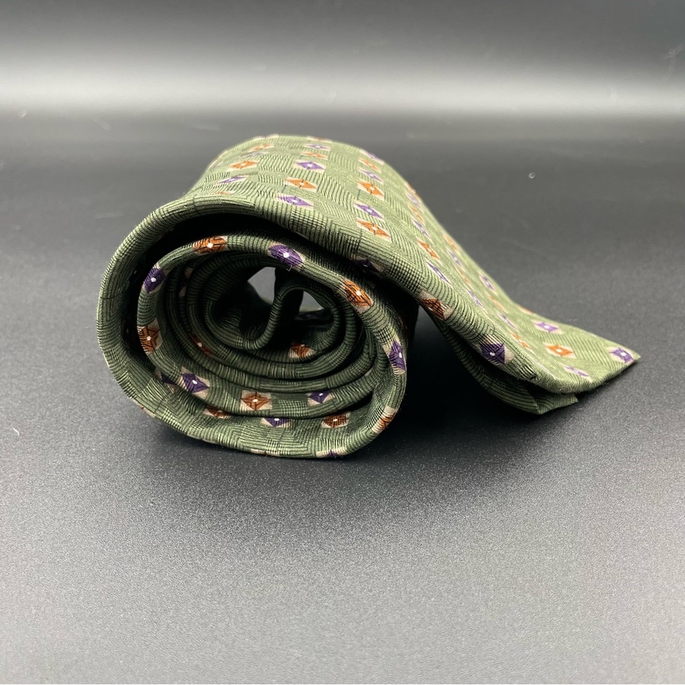 Executive Collection Silk Tie Green Geometric Pattern Made in Costa Rica - Picture 3 of 5